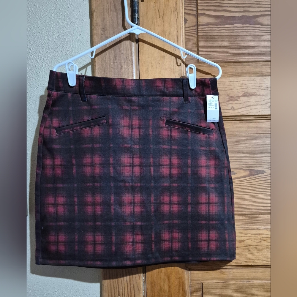 NWT Maurices Women's Sz M Plaid Buffalo Skirt High Rise Pull On Semi Relaxed Fit